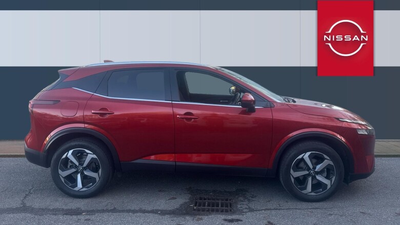 Nissan Qashqai 1.3 DiG-T MH N-Connecta 5dr Petrol Hatchback